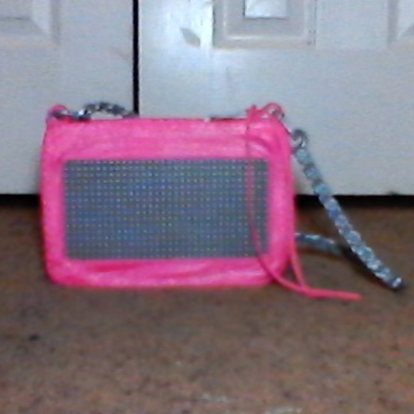 Project Mc2 Pixel Purse iphone conectable - Picture 4 of 5